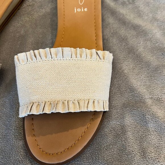 Women's Joie Eidel Ruffle Cream/Oatmeal Slide Sandals, Size 9.5 - Picture 2 of 7